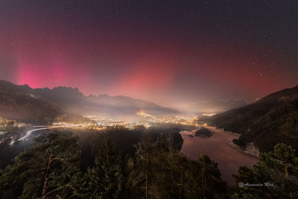 Una Doble Aurora Roja para Comenzar el Año